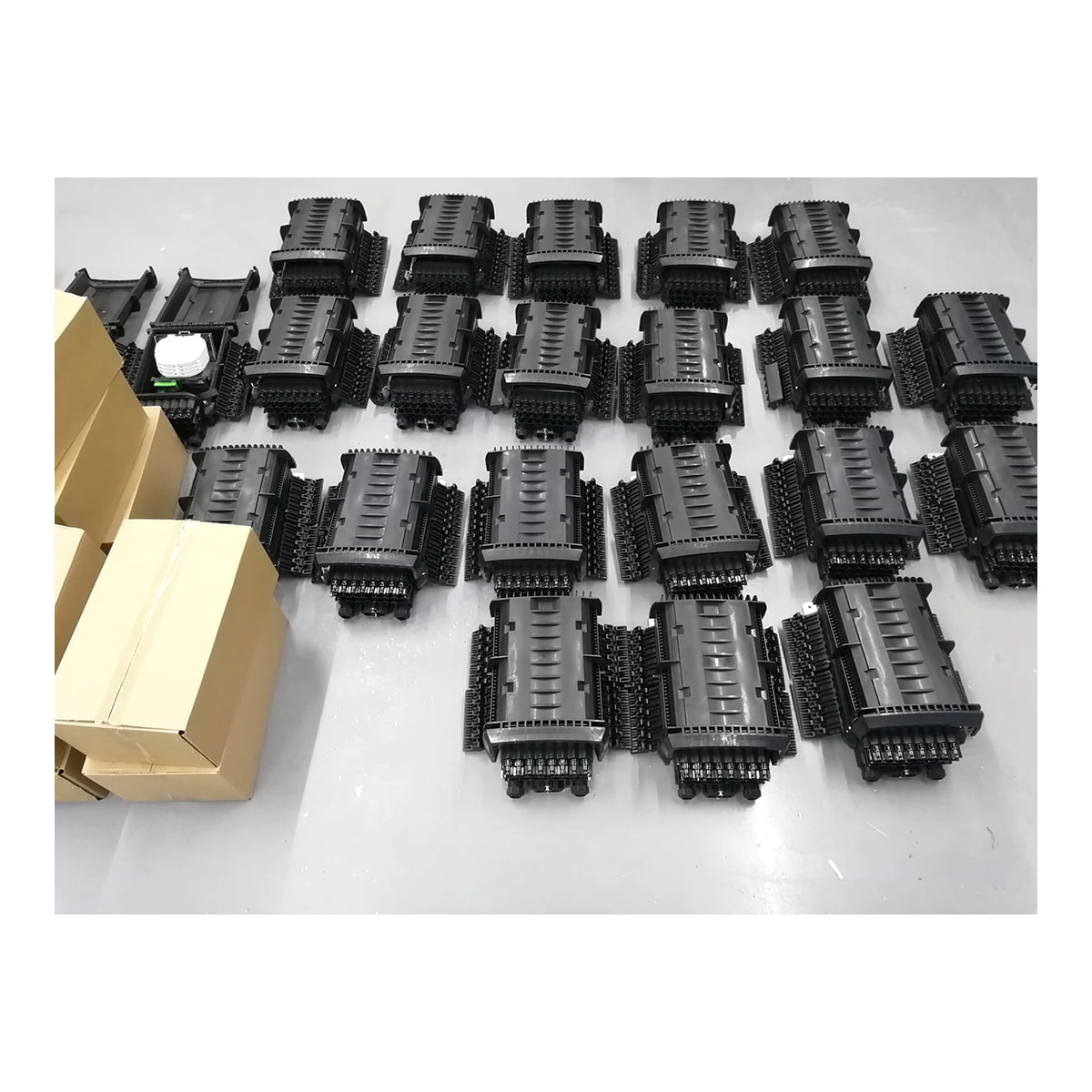 NL-FDB-68B outdoor fiber distribution box factory batch layout