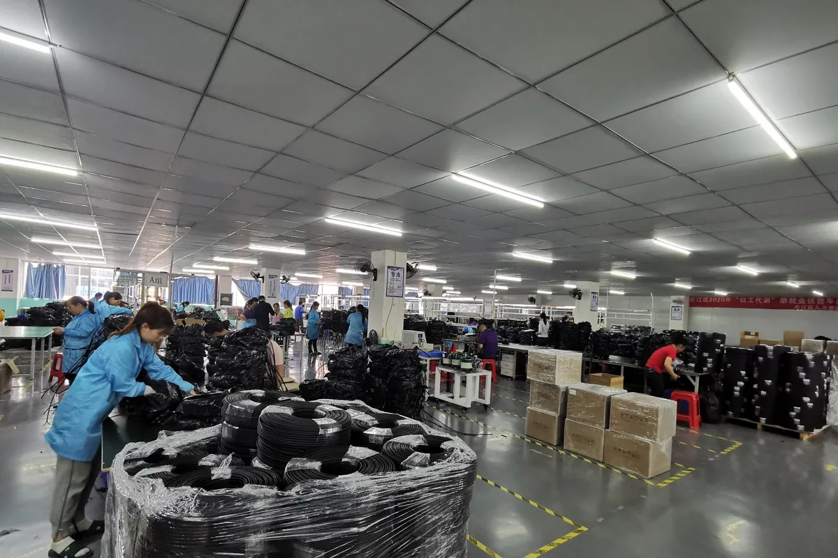 Pre-connectorized FTTH cable production and packing workshop