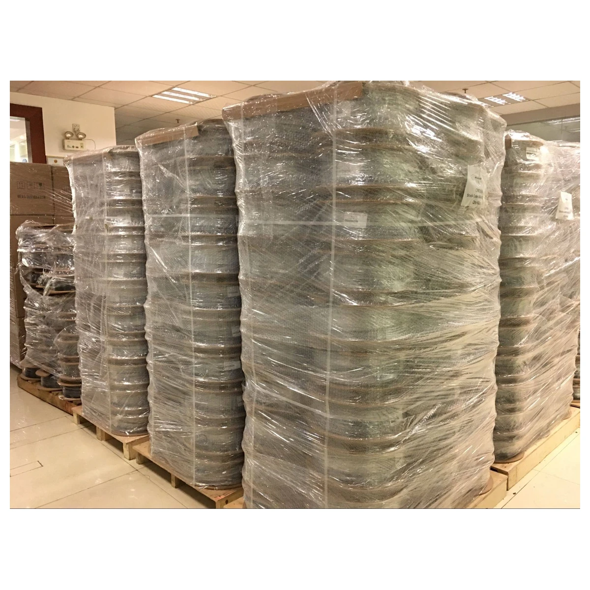 NetLast 1 fiber flat drop cable reel packing for bulk shipment